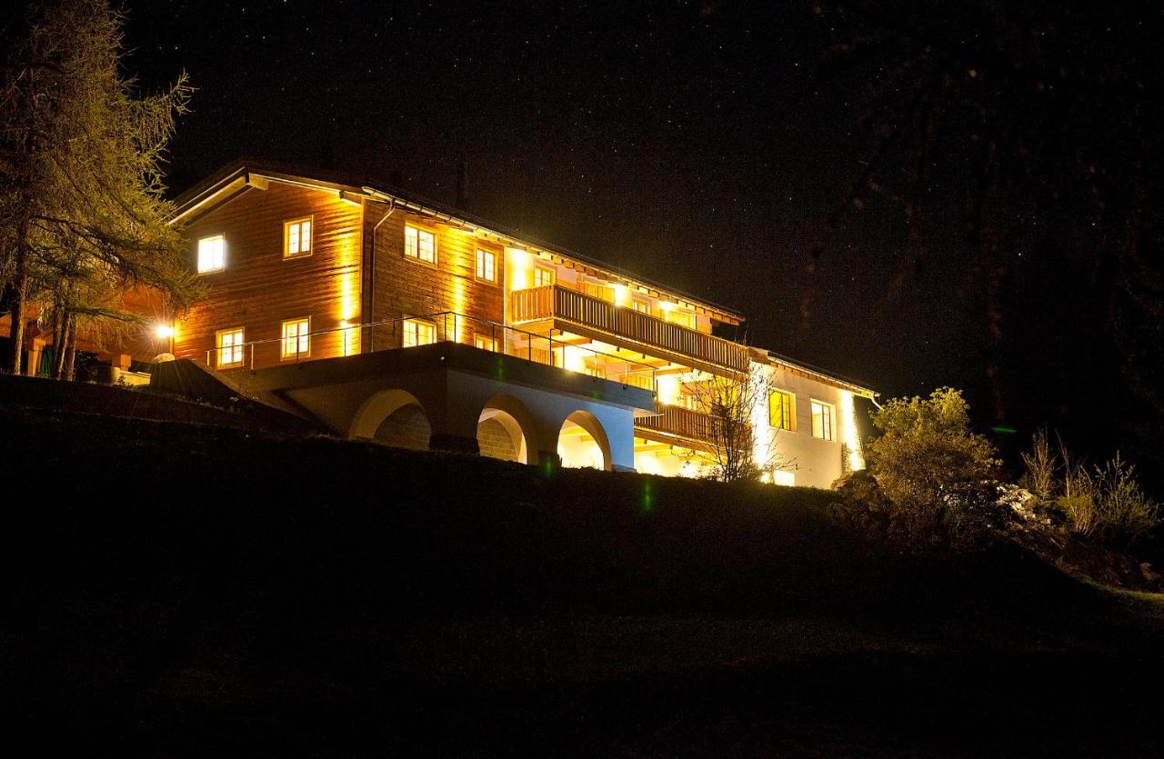 Chasa Al Battaporta Hotel Tschierv Екстериор снимка